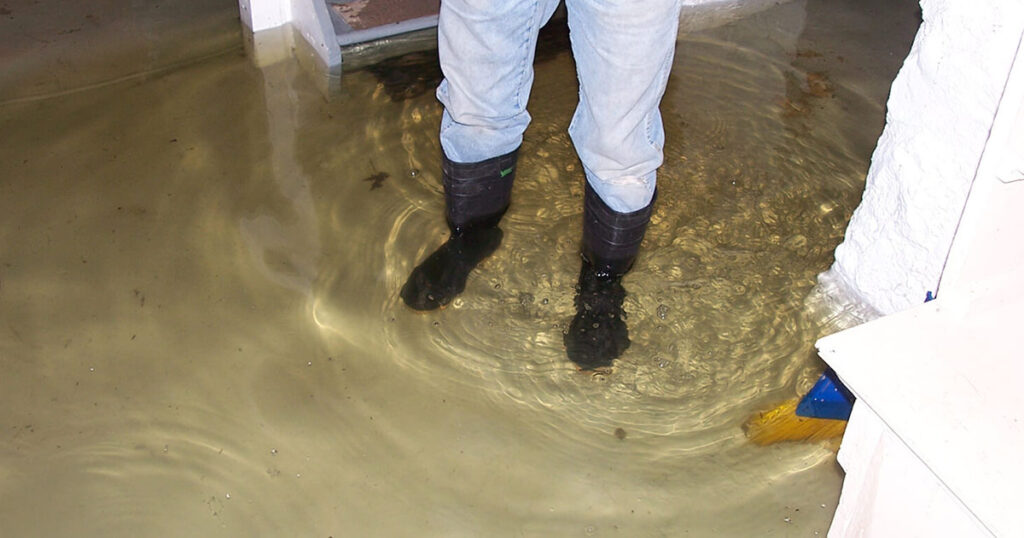 Can I Do Hydro Jetting Myself? Why Should and Shouldn’t 4 basement sewer flood