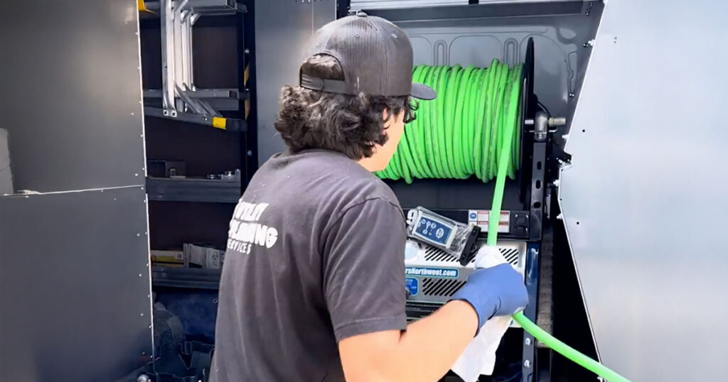 Can I Do Hydro Jetting Myself? Why Should and Shouldn’t 2 hydro jetting professional equipment